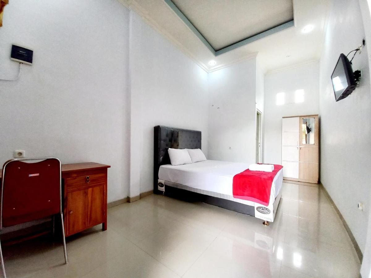 Hotel Harmony House Syariah Near Alun Alun Pati Mitra Reddoorz Exterior foto