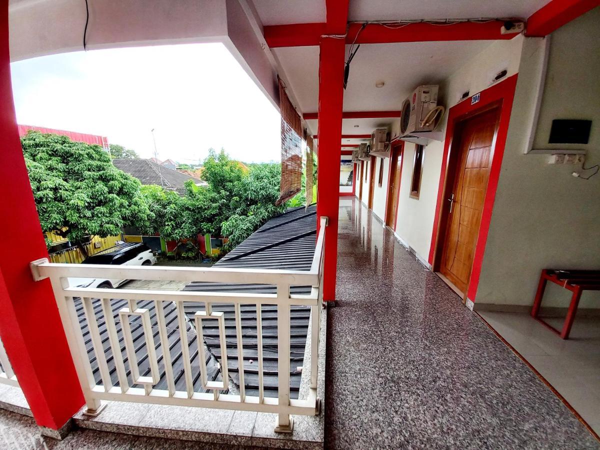 Hotel Harmony House Syariah Near Alun Alun Pati Mitra Reddoorz Exterior foto